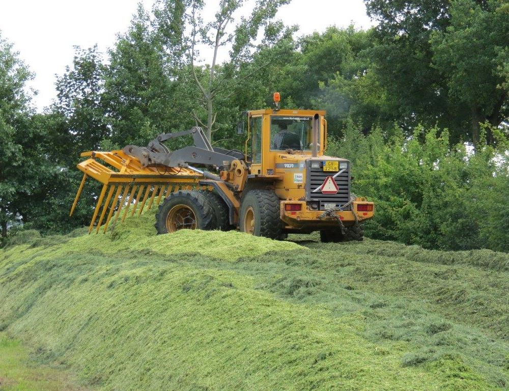 Shovel met silagevork.